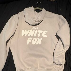 Lower price on my Depop- @emilybrooke032
White Fox Boutique Light Gray Hoodie